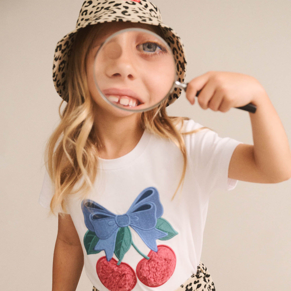 STRAWBERRY BOW FRILL TEE