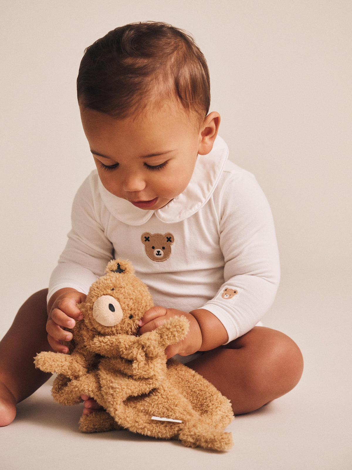 Baby&#39;s First Gift Set - Romper, Hat, Comforter
