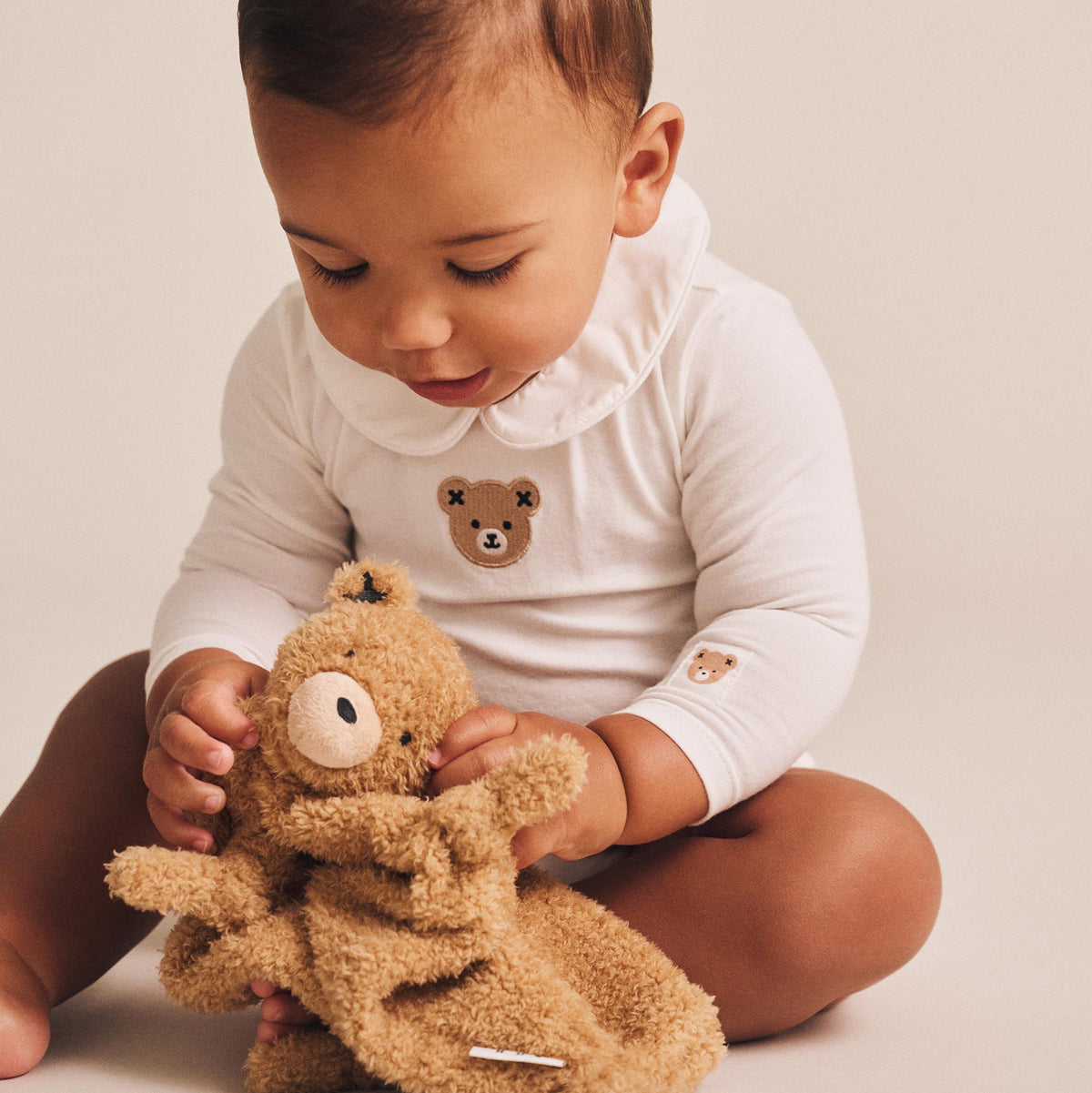 BEARY SNUGGLY NEWBORN COMFORTER