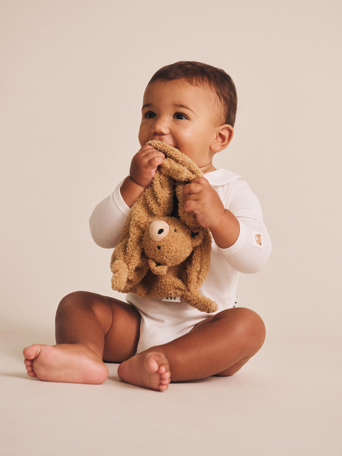 Baby&#39;s First Gift Set - Romper, Hat, Comforter