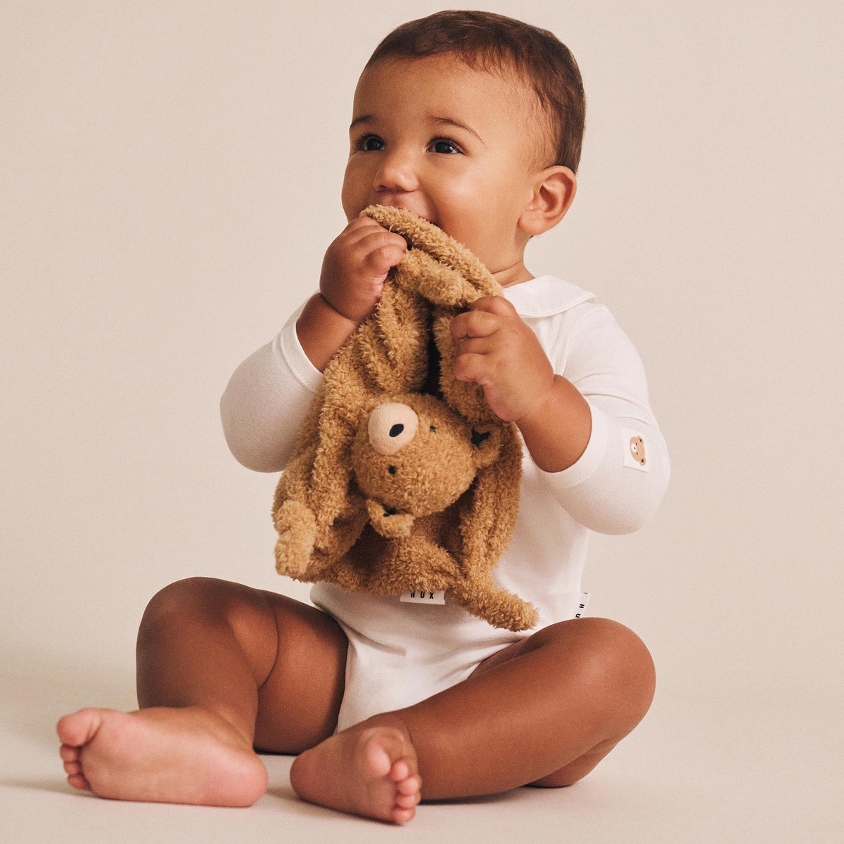 BEARY SNUGGLY NEWBORN COMFORTER