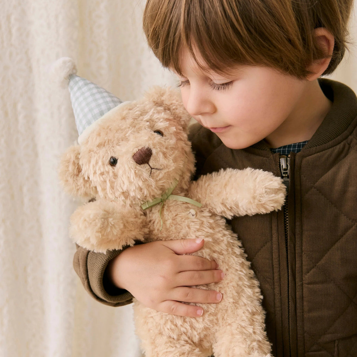 Snuggle Bunnies | Birthday Arthur | Gingham